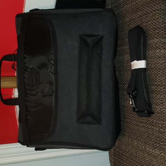 FF 💘🖤💘BRAND NEW MOBILE EDGE BLACK/GRAY 17.3" ECO-FRIENDLY LAPTOP MESSENGER - Picture 5 of 16